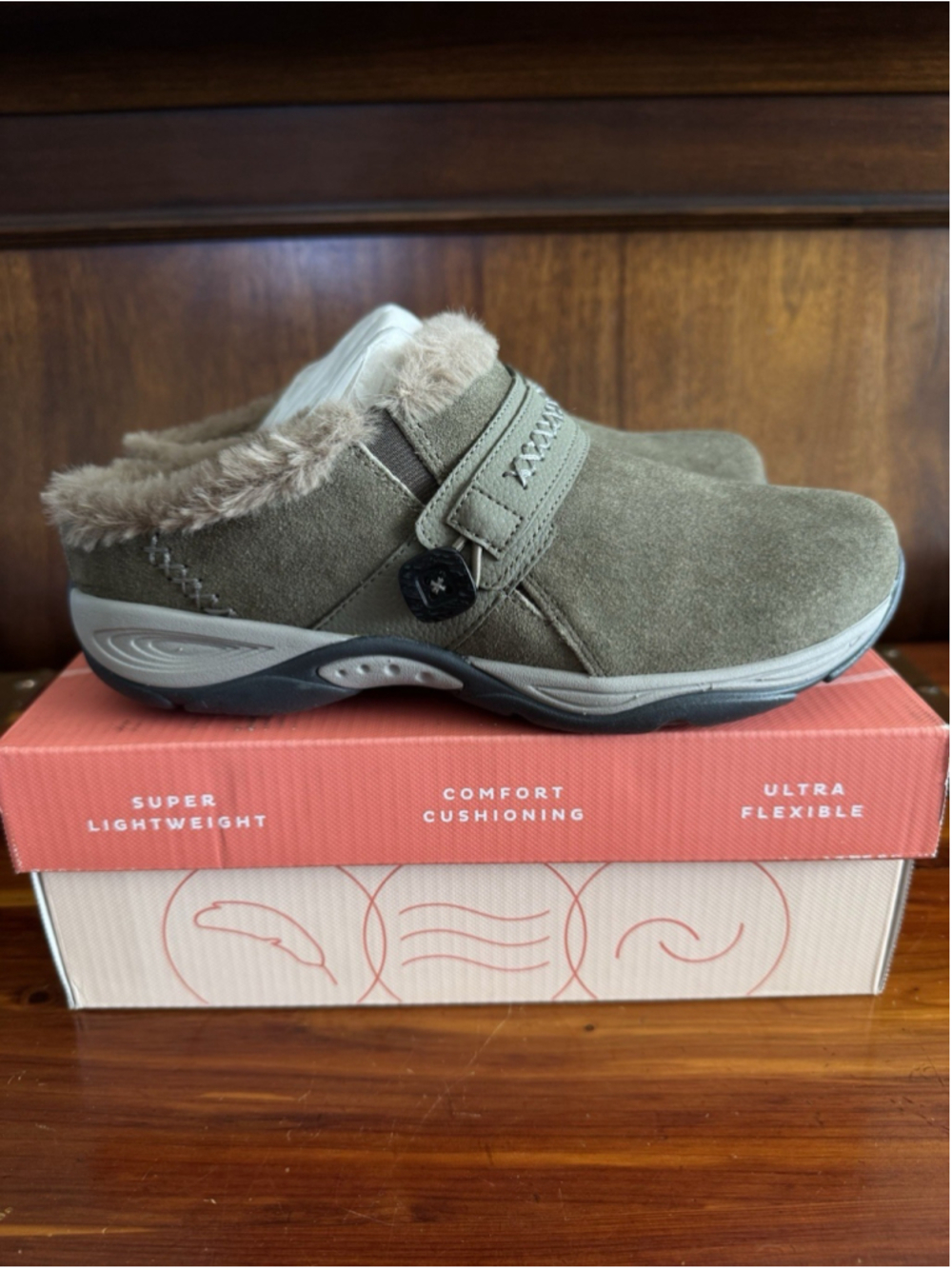 Easy Spirit Seelinn Dark Green Faux Fur Sneakers 8W New w/ Box